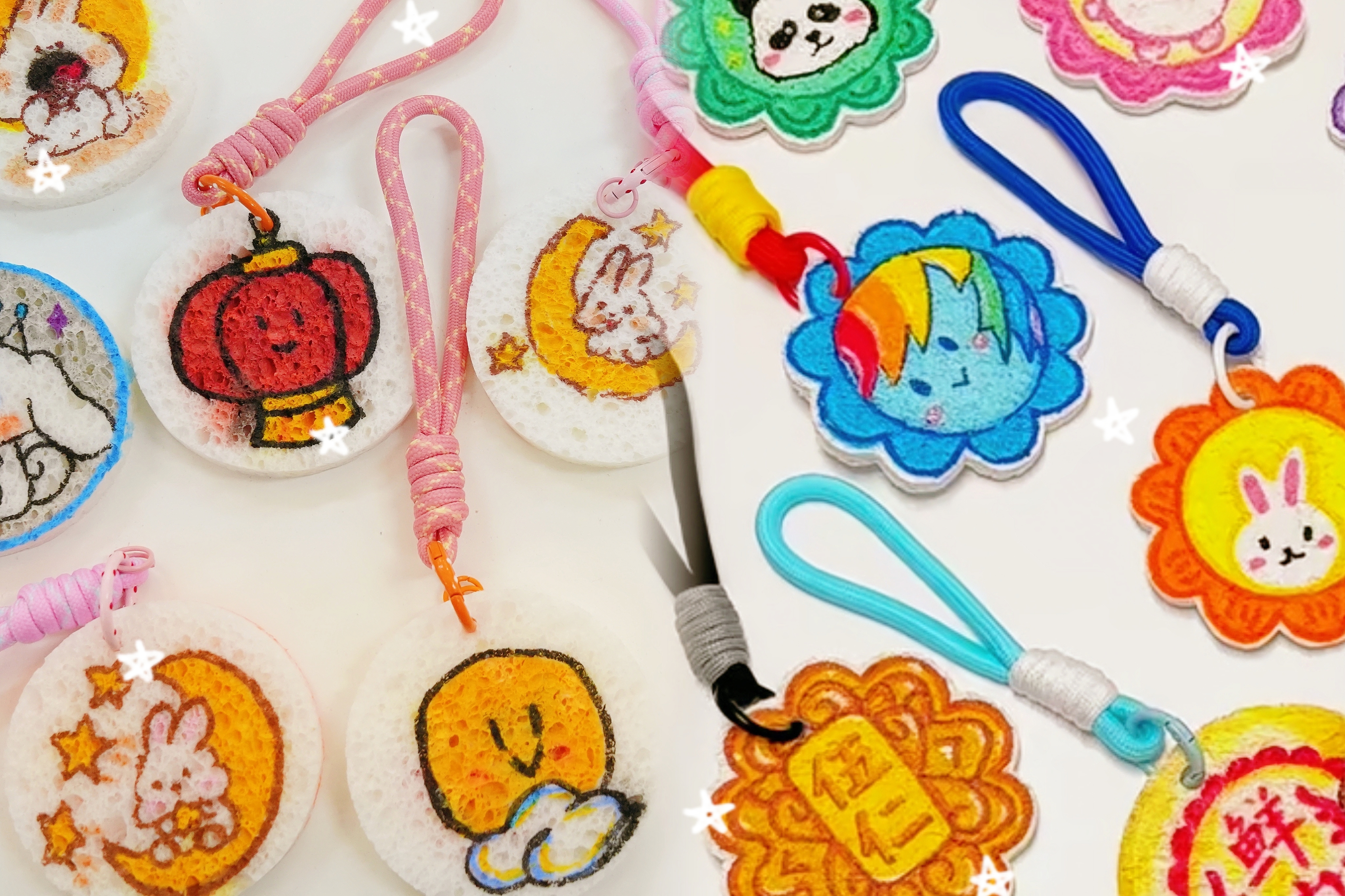【图片3】手绘木浆棉月饼挂件成品展示
